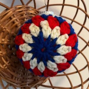 Crocheted Christmas bauble